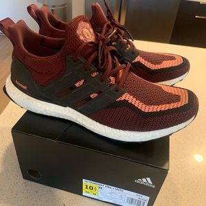 Adidas Ultraboost DNA x Manchester United